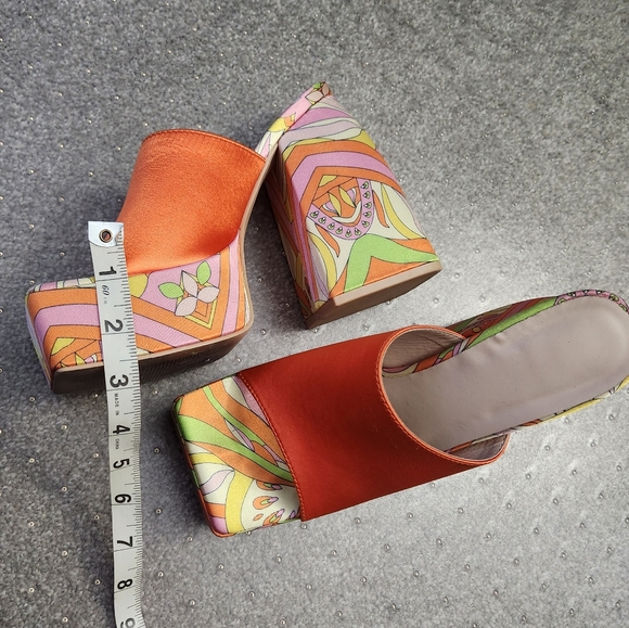 Multi color Heels - Picture 2 of 9